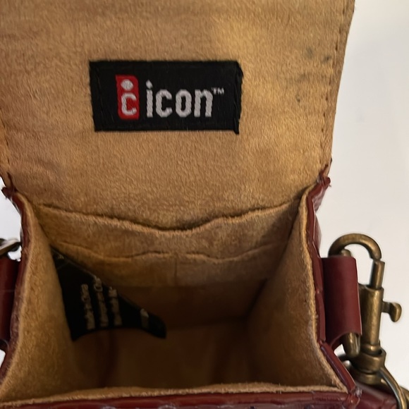 ICON Mini Travel cross body/ Can attach on a Belt - Picture 6 of 11